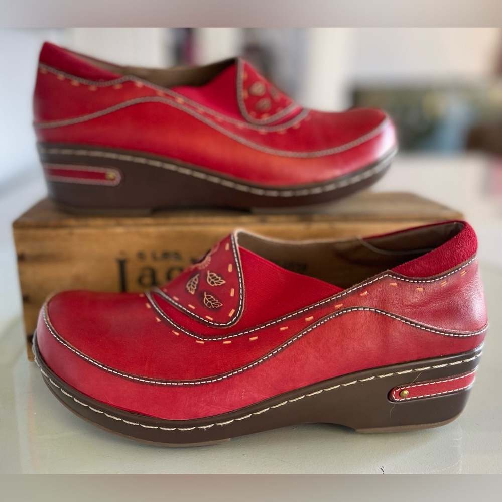 The L'Artiste by Spring Step Women's Burbank. Size 9